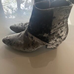 CRUSHED VELVET GREEN BOOT